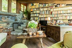 Co-d462-ariv21at - The Writer s Nest