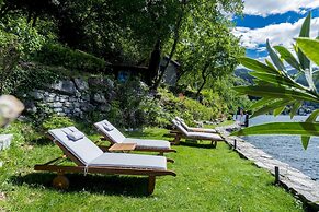 Co-d462-ariv21at - The Writer s Nest