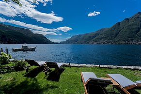 Co-d462-ariv21at - The Writer s Nest