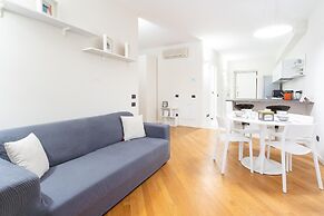 White Flat in Como City Center