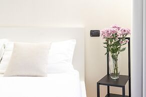 White Flat in Como City Center