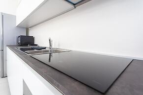 White Flat in Como City Center