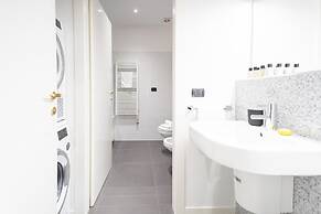 White Flat in Como City Center