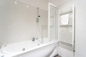 White Flat in Como City Center