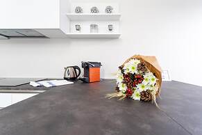 White Flat in Como City Center