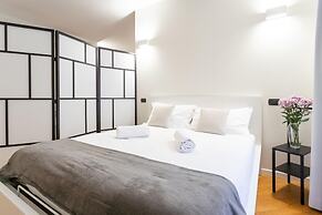 White Flat in Como City Center