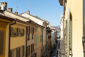 White Flat in Como City Center