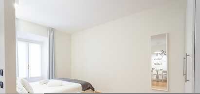 White Flat in Como City Center