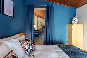 Blue Attic Historical Como City Center