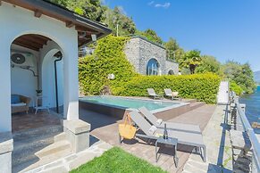 Villa Bianca - Front Lake Pool