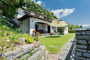 Villa Bianca - Front Lake Pool