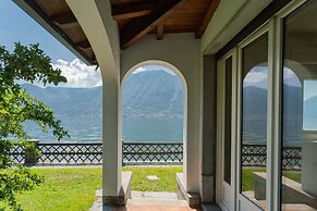 Villa Bianca - Front Lake Pool
