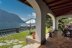 Villa Bianca - Front Lake Pool