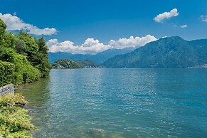 Villa Bianca - Front Lake Pool