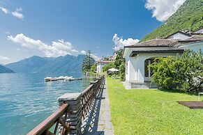 Villa Bianca - Front Lake Pool