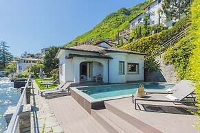 Villa Bianca - Front Lake Pool