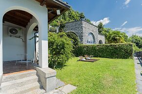 Villa Bianca - Front Lake Pool