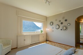 Villa Bianca - Front Lake Pool