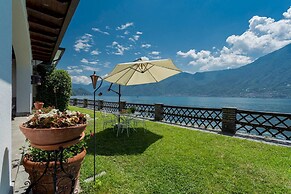 Villa Bianca - Front Lake Pool