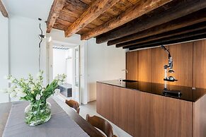 Co-c933-pvol10a1 - Shades Of Como With Private Terrace