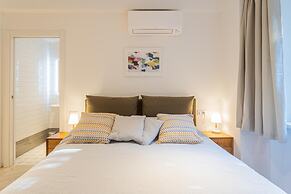 Co-e405-regi74a1 - Your Private Harbour Nearby George Clooney