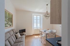 Co-f181-acol3a1 - Tina s Window on Lake Como