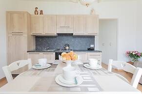 Co-f181-acol3a1 - Tina s Window on Lake Como