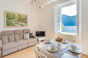 Co-f181-acol3a1 - Tina s Window on Lake Como