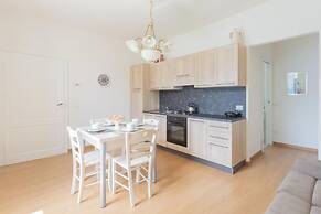 Co-f181-acol3a1 - Tina s Window on Lake Como