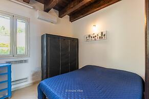 Villa Zora in Avola With 4 Bedrooms and 3 Bathrooms