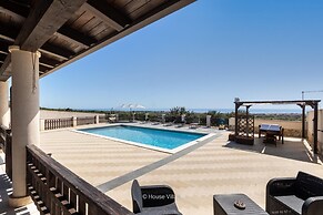 Villa Zora in Avola With 4 Bedrooms and 3 Bathrooms