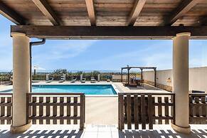 Villa Zora in Avola With 4 Bedrooms and 3 Bathrooms