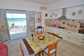 Al087 Villa Mirage Frontemare con Posto Auto