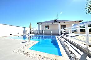 Al062 Villa Bianca 10 Posti con Piscina Privata e