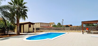 Al049 Villa Paradiso 12 Posti con Piscina Privata