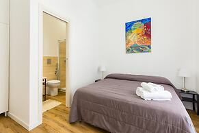 Barrio 133 - Double Bedroom in Center by Napoliapartments