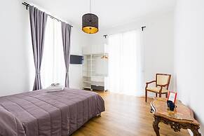 Barrio 133 - Double Bedroom in Center by Napoliapartments