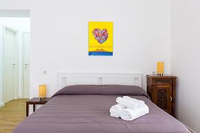 Barrio 133 - Double Bedroom in Center by Napoliapartments