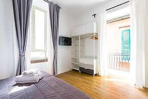 Barrio 133 - Double Bedroom in Center by Napoliapartments