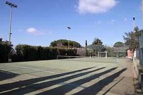 Near Rome Villa Pool Tennis Courts Perfect Family Reunion or Off-site 
