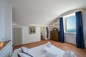 Villa Cimino - Central Villa Stunning Sea View