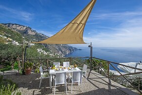 Casa Punta Paradiso - Romantic Seaside Retreat