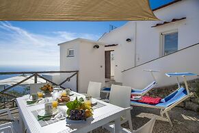 Casa Punta Paradiso - Romantic Seaside Retreat