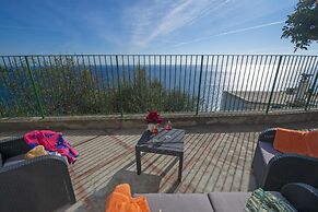 Casa Cetrangolo - Panoramic House a few Steps From the sea