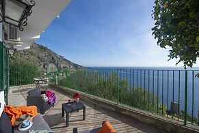 Casa Cetrangolo - Panoramic House a few Steps From the sea