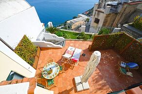 Casa Giorgia - Exclusive Panoramic Villa in the Heart of Praiano