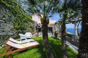 Casale Fralisa - Marvelous Terrace and hot tub With sea View
