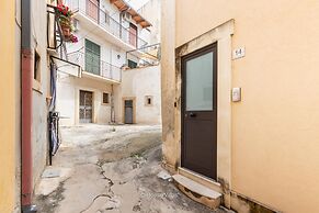 Golden Stone in Noto