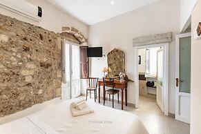 Golden Stone in Noto