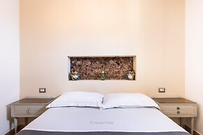 Golden Stone in Noto